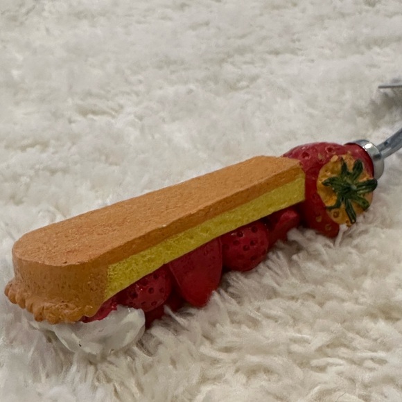 High Heel Cake Server - Picture 4 of 7